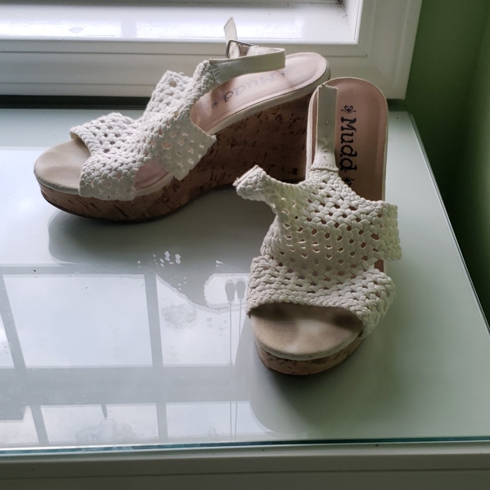 Mudd white crochet wedges